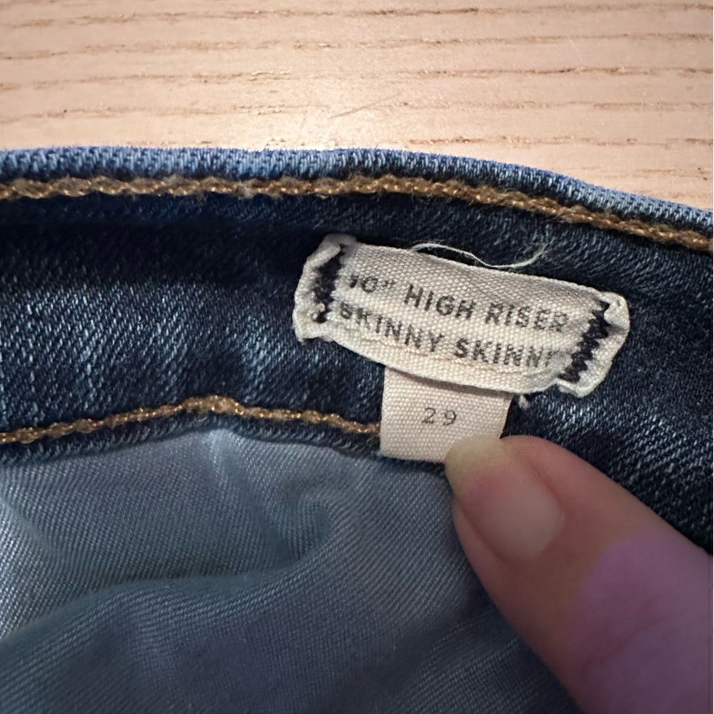 Madewell 10” High Rise Skinny Skinny in Smithley Wash- Size 29 - Picture 5 of 7